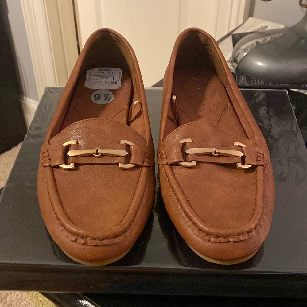 Women’s dress shoes